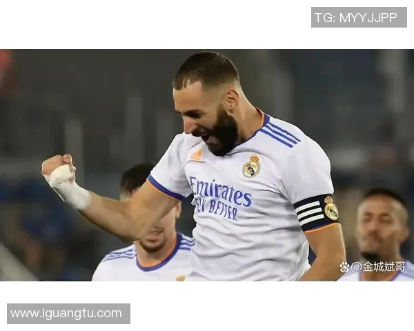 80后足球中场球星代表人物盘点及其职业生涯精彩瞬间回顾