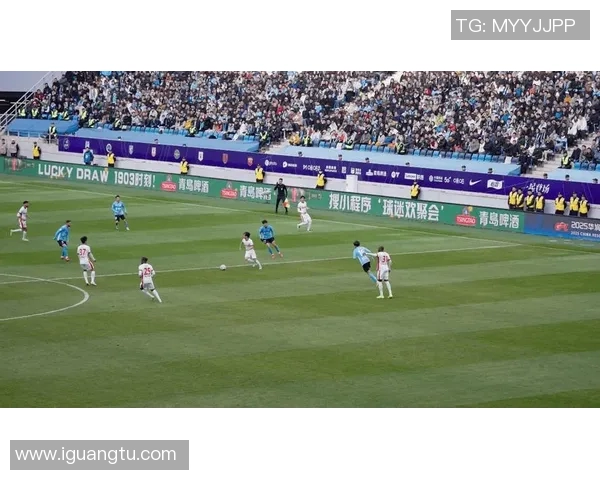 中国足球迷心中的传奇巨星是谁？球迷们的崇拜与热爱背后的故事